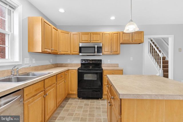 637 W MAIN ST, Ephrata, PA 17522