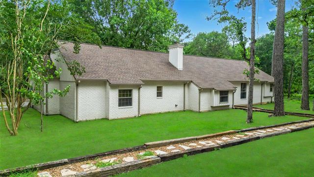 83 Dahlia Road, Huntsville, TX 77320