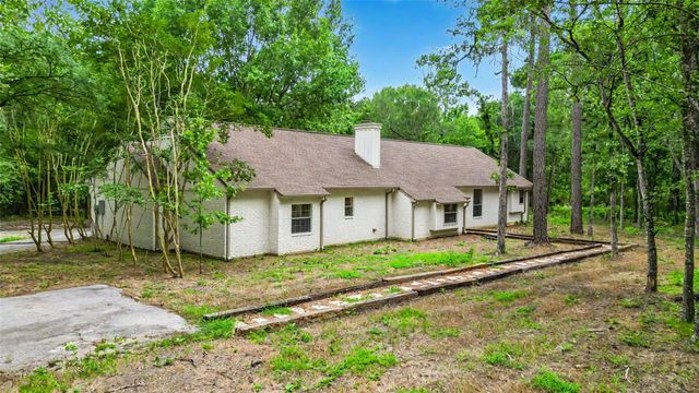 83 Dahlia Road, Huntsville, TX 77320