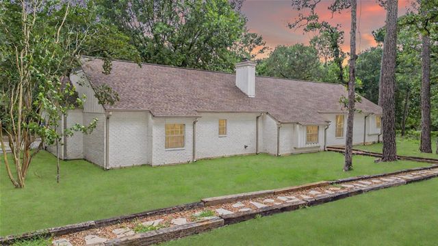 83 Dahlia Road, Huntsville, TX 77320