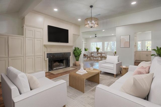 83 Dahlia Road, Huntsville, TX 77320