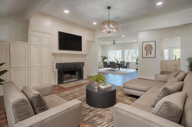 83 Dahlia Road, Huntsville, TX 77320