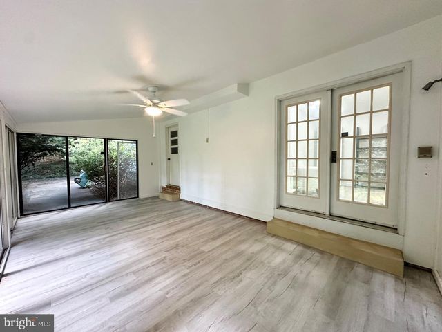 13113 LAUREL GLEN RD, Clifton, VA 20124