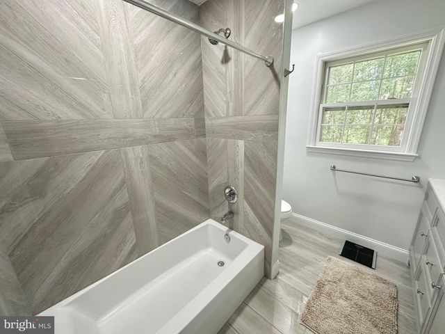 13113 LAUREL GLEN RD, Clifton, VA 20124