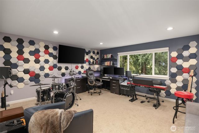 15820 104th Avenue NE, Bothell, WA 98011