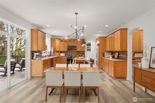 15820 104th Avenue NE, Bothell, WA 98011