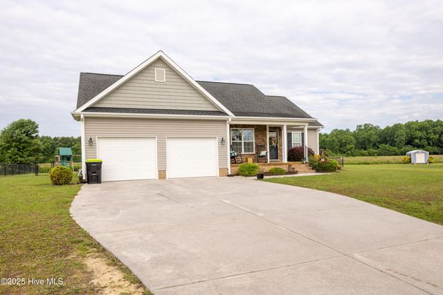 104 Northgate Lane, Clinton, NC 28328