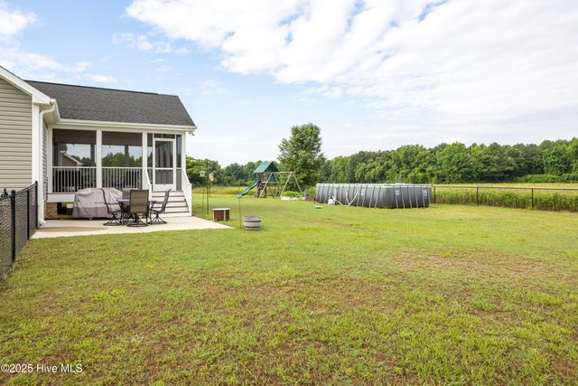 104 Northgate Lane, Clinton, NC 28328