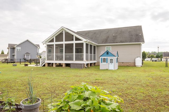 104 Northgate Lane, Clinton, NC 28328