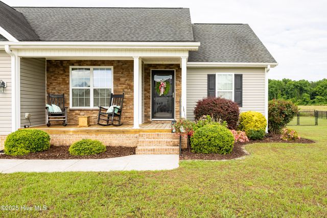 104 Northgate Lane, Clinton, NC 28328