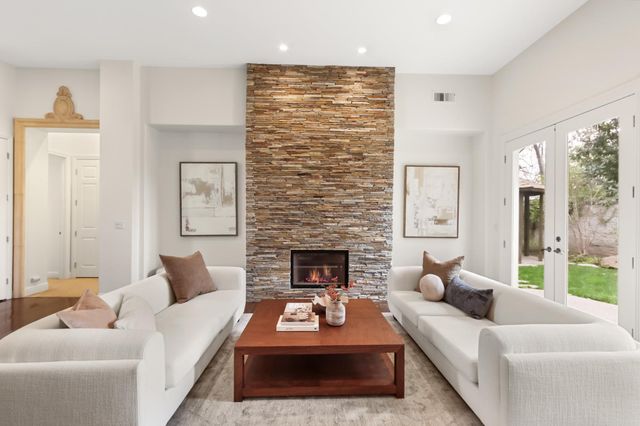 913 Tuscan Lane, Sacramento, CA 95864