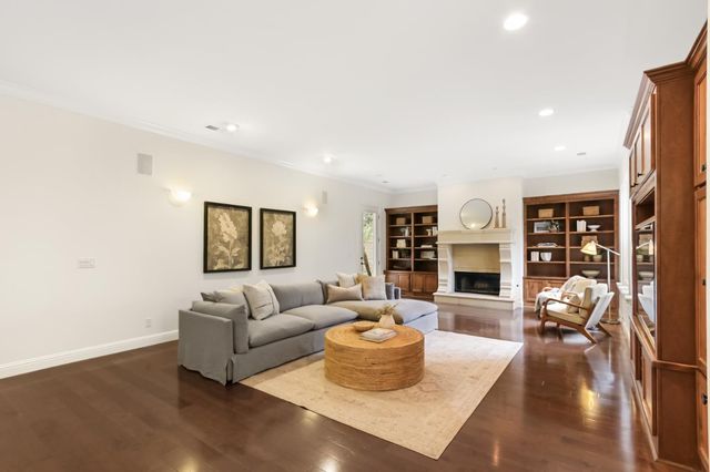 913 Tuscan Lane, Sacramento, CA 95864