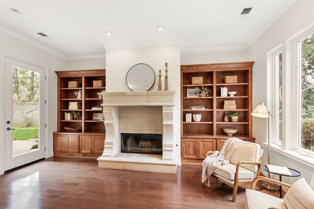 913 Tuscan Lane, Sacramento, CA 95864