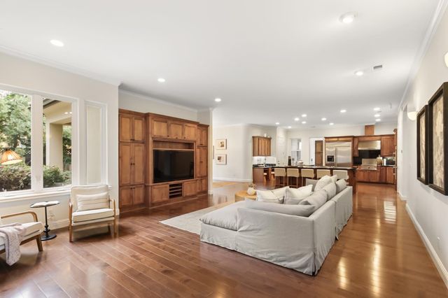 913 Tuscan Lane, Sacramento, CA 95864