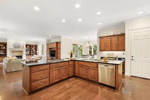 913 Tuscan Lane, Sacramento, CA 95864