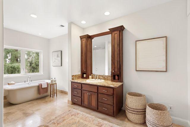 913 Tuscan Lane, Sacramento, CA 95864