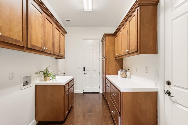 913 Tuscan Lane, Sacramento, CA 95864