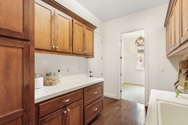 913 Tuscan Lane, Sacramento, CA 95864