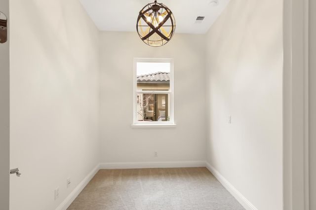 913 Tuscan Lane, Sacramento, CA 95864