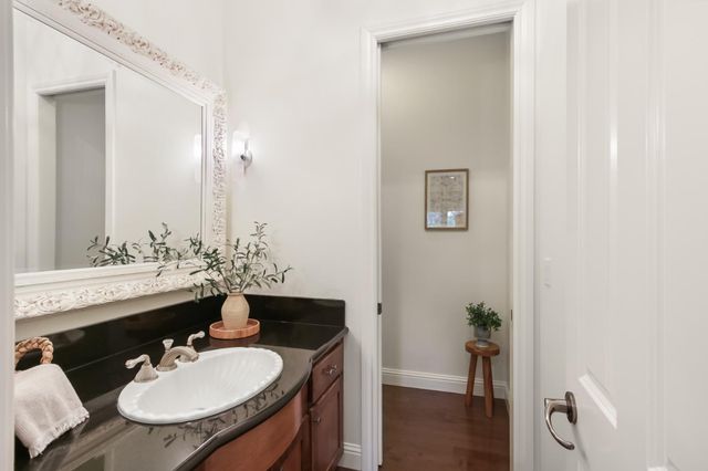 913 Tuscan Lane, Sacramento, CA 95864