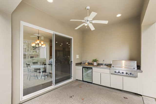 913 Tuscan Lane, Sacramento, CA 95864