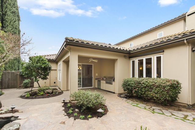 913 Tuscan Lane, Sacramento, CA 95864