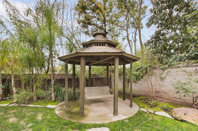 913 Tuscan Lane, Sacramento, CA 95864