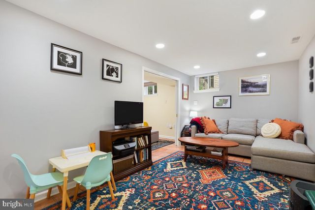 6717 POPLAR AVE, Takoma Park, MD 20912
