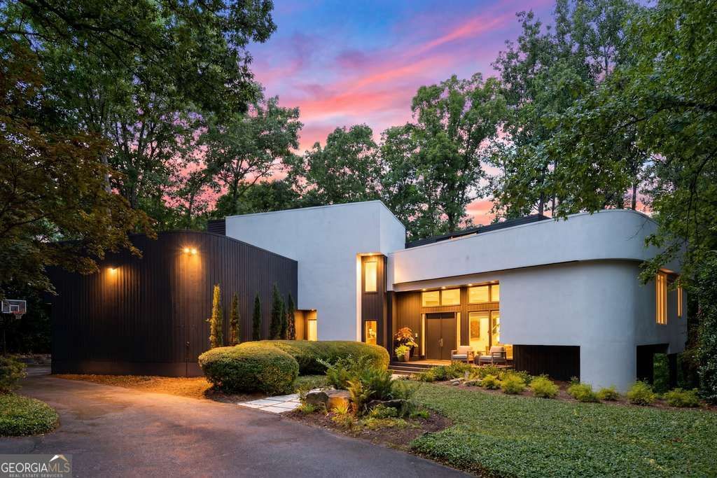 13 Heards Overlook Court, Sandy Springs, GA 30328