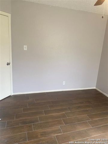 7920 Falcon Ridge, San Antonio, TX 78239
