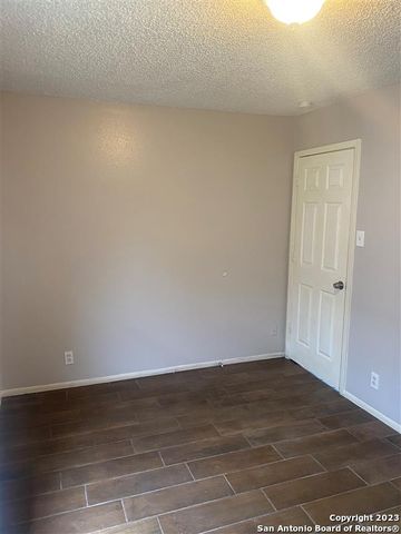 7920 Falcon Ridge, San Antonio, TX 78239