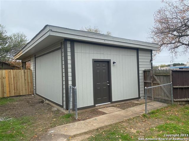 7920 Falcon Ridge, San Antonio, TX 78239
