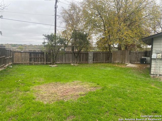 7920 Falcon Ridge, San Antonio, TX 78239
