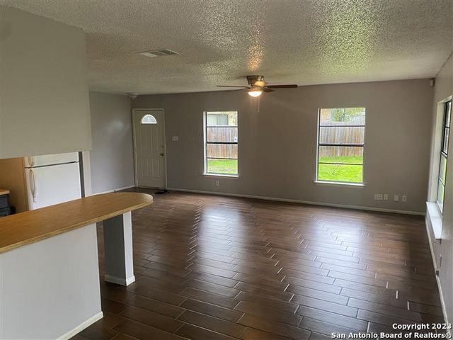 7920 Falcon Ridge, San Antonio, TX 78239
