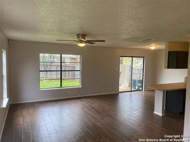 7920 Falcon Ridge, San Antonio, TX 78239