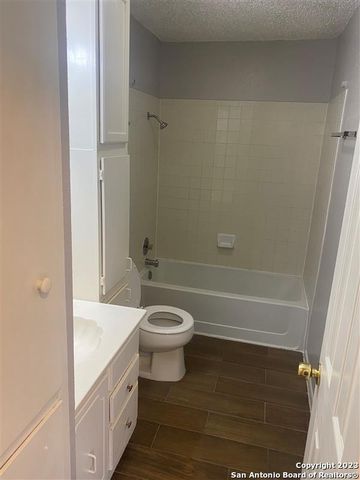 7920 Falcon Ridge, San Antonio, TX 78239
