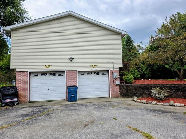 808 Rolling Meadows Drive, Quincy, MI 49082