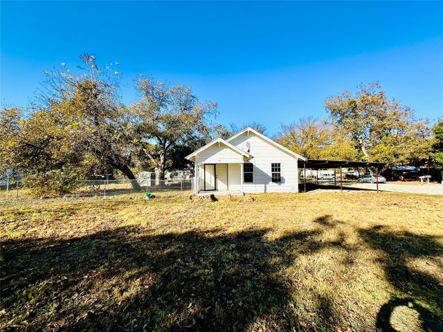 517 N Ave D, Cross Plains, TX 76443