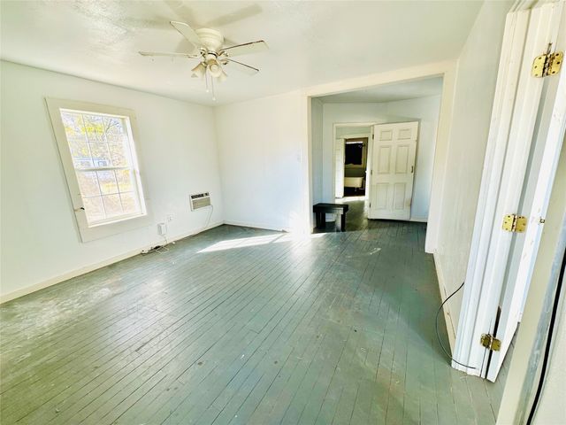 517 N Ave D, Cross Plains, TX 76443