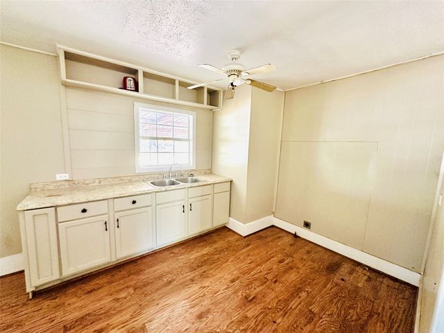 517 N Ave D, Cross Plains, TX 76443