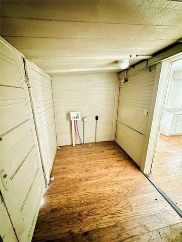 517 N Ave D, Cross Plains, TX 76443