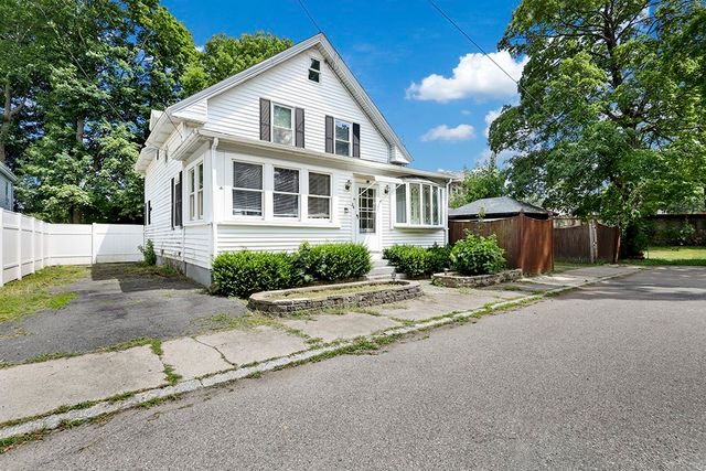 24 Perrin St, Attleboro, MA 02703