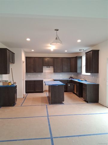 6207 N Trailwoods Drive, Ann Arbor, MI 48103