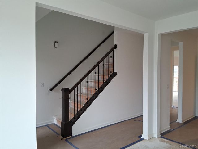 6207 N Trailwoods Drive, Ann Arbor, MI 48103