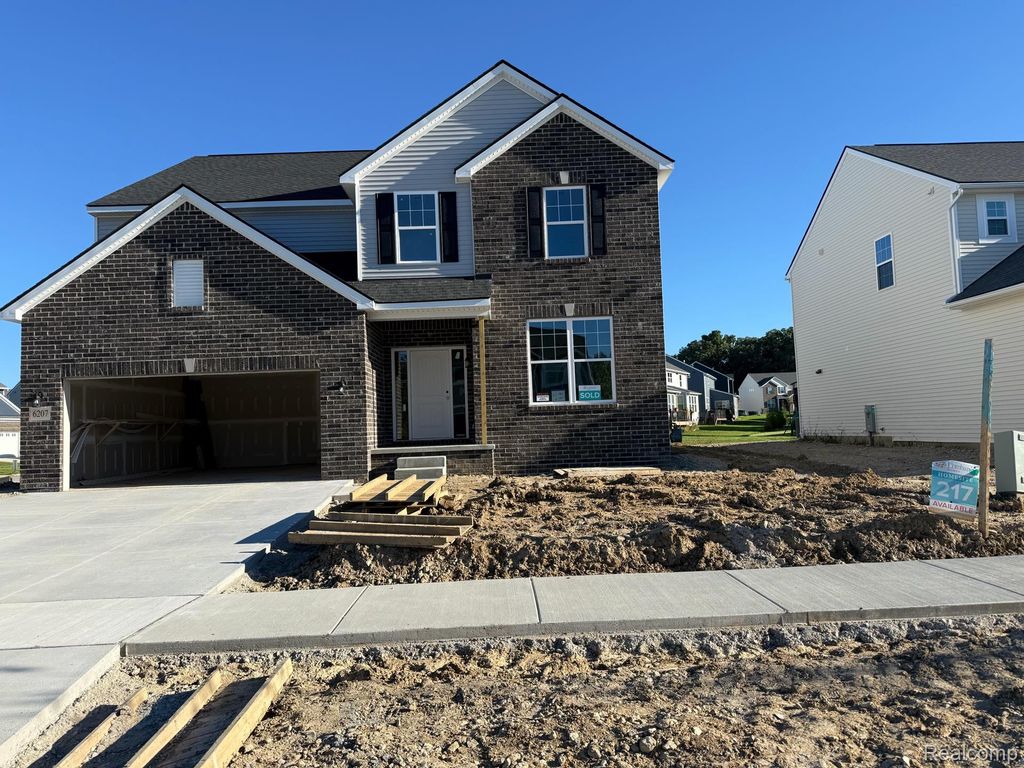 6207 N Trailwoods Drive, Ann Arbor, MI 48103