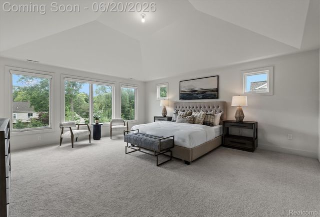 7303 Brookside Village Court, Bloomfield Hills, MI 48301