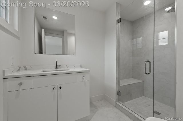 7303 Brookside Village Court, Bloomfield Hills, MI 48301
