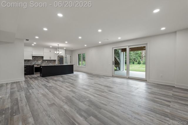 7303 Brookside Village Court, Bloomfield Hills, MI 48301