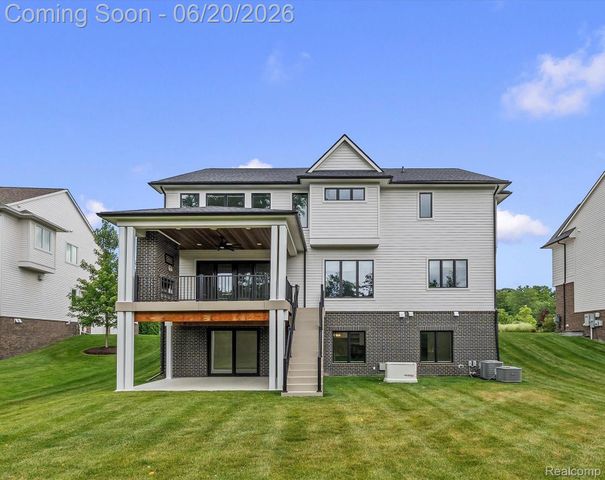 7303 Brookside Village Court, Bloomfield Hills, MI 48301