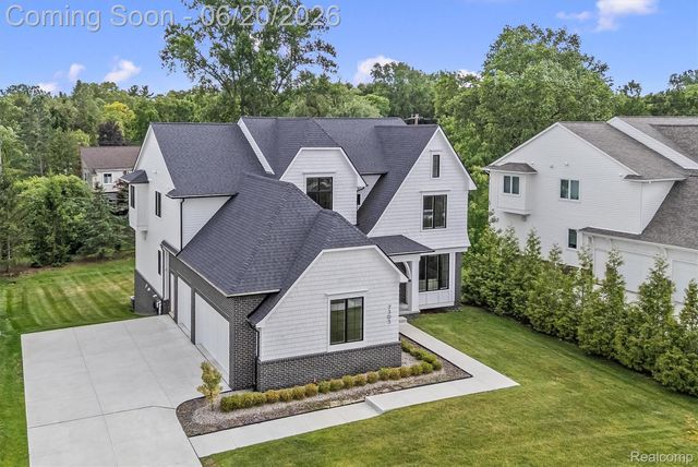 7303 Brookside Village Court, Bloomfield Hills, MI 48301